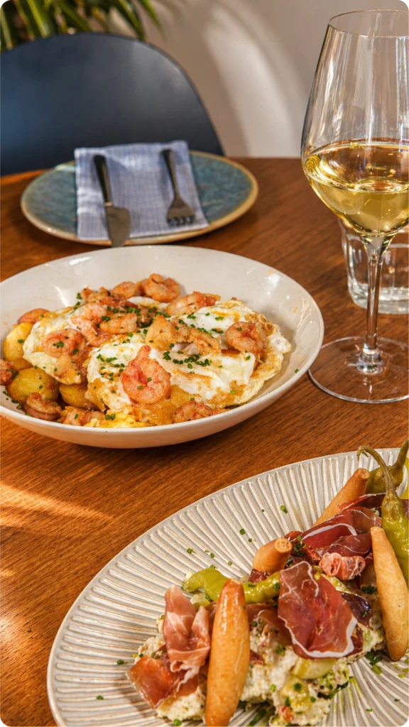 restaurante la caña palma- ensaladilla huevos rotos